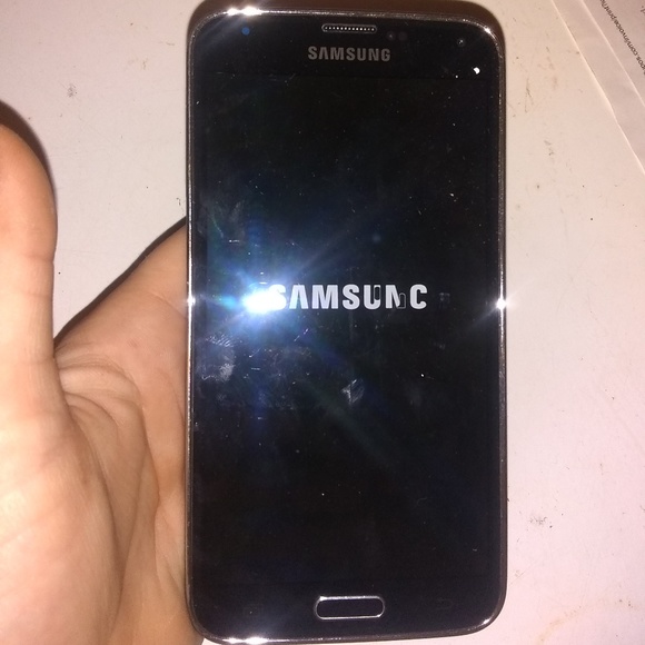 Phone - Picture 2 of 4